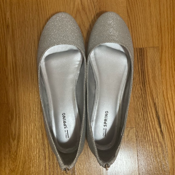 Call it Spring silver flats - size 7 US - Picture 4 of 6
